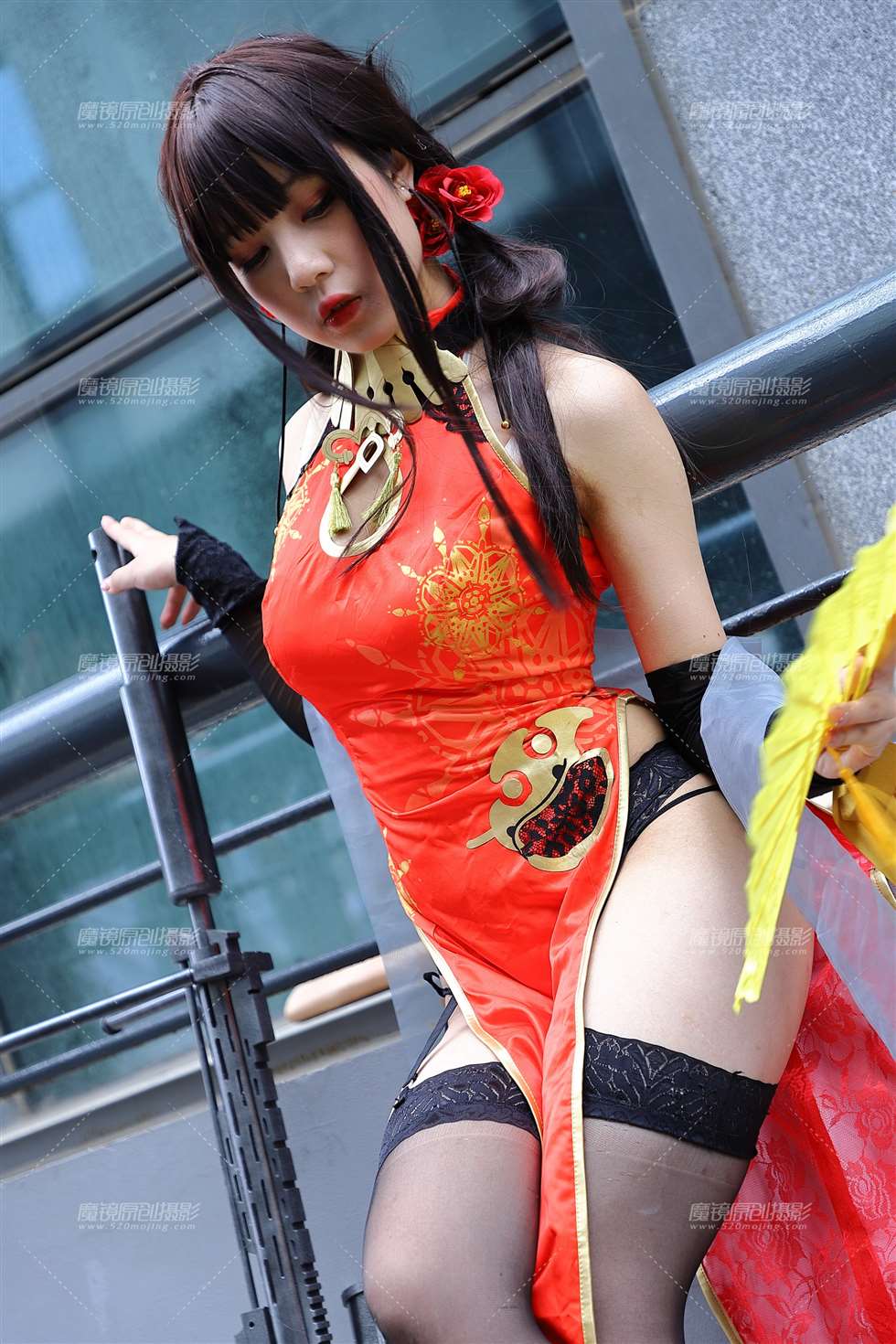 图片[1]-红色旗袍黑丝coser-街拍流行馆