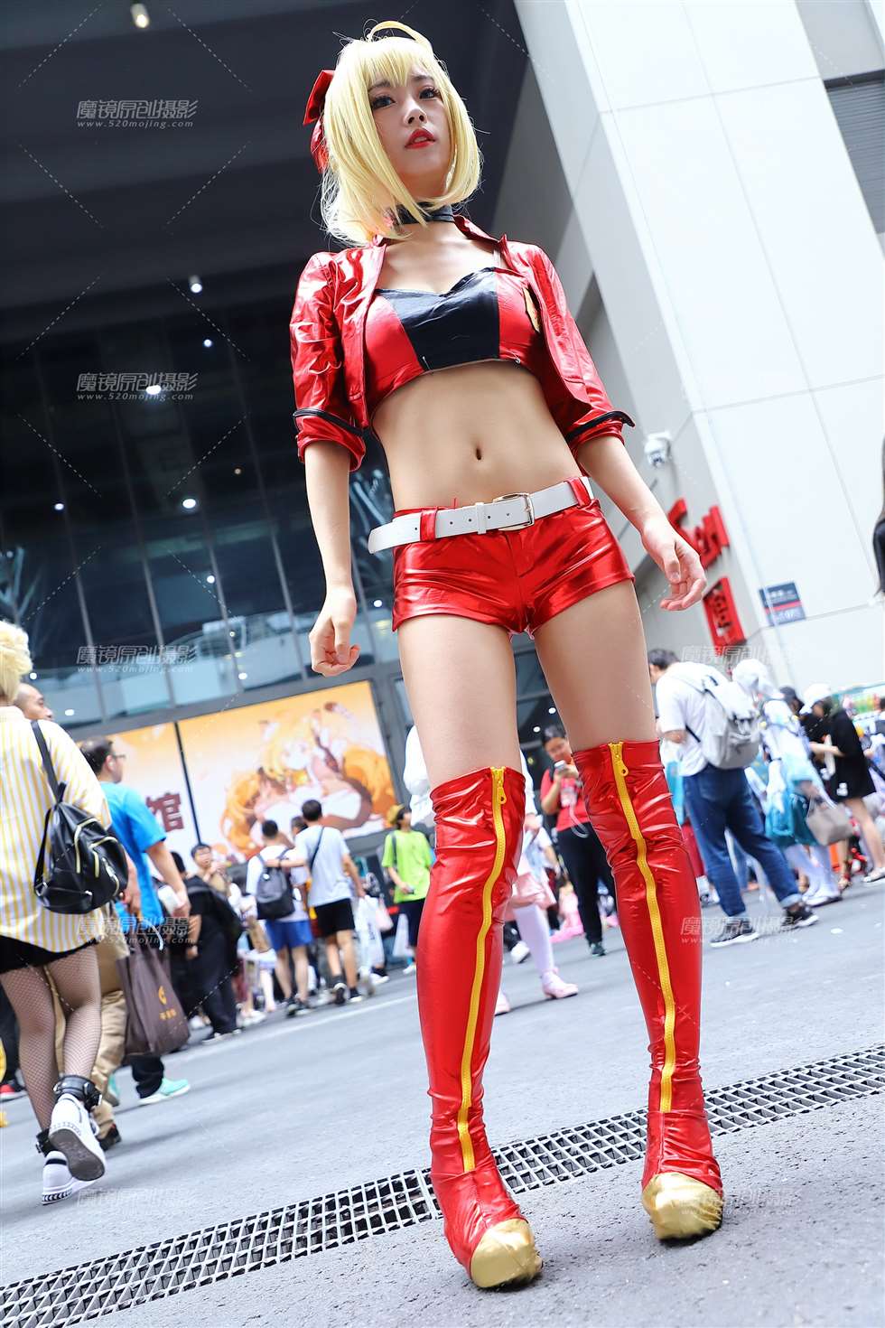 图片[4]-红衣赛车coser-街拍流行馆