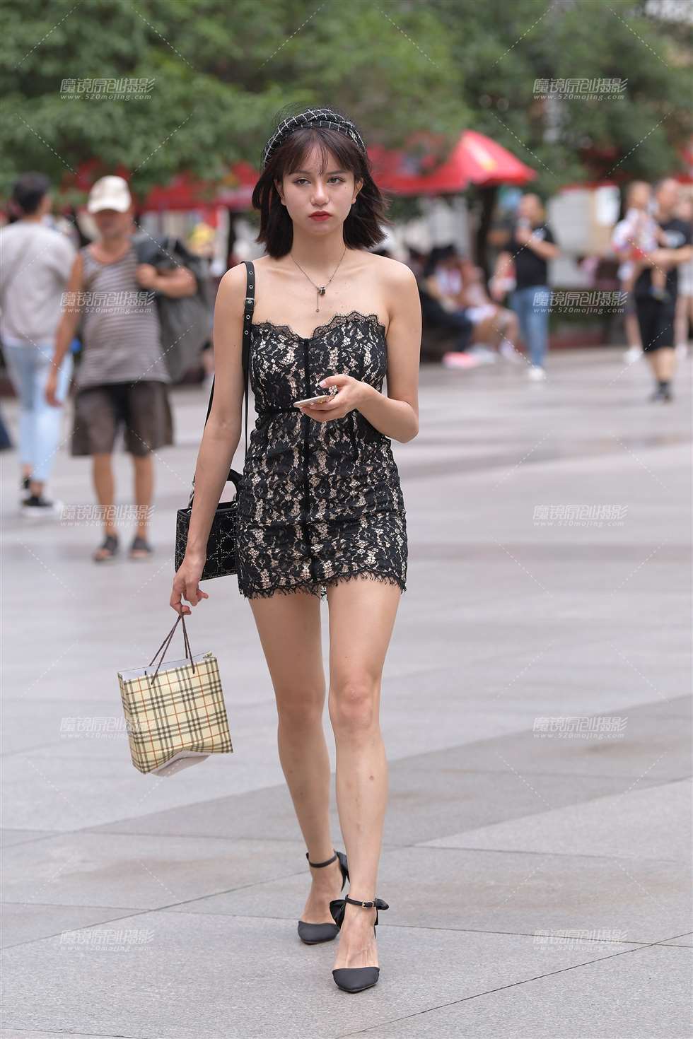 图片[3]-裹胸包臀裙小姐姐-街拍流行馆