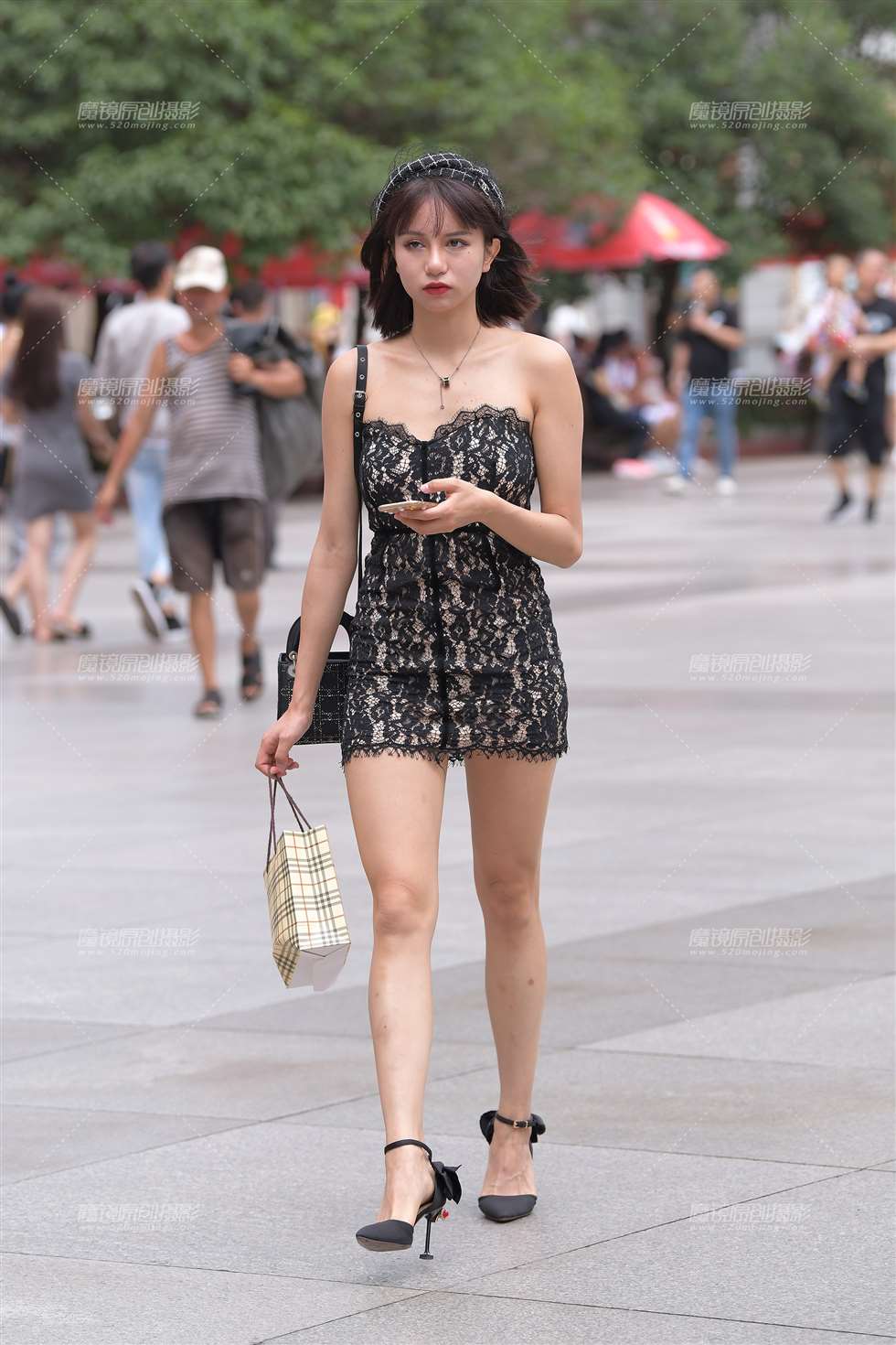 图片[4]-裹胸包臀裙小姐姐-街拍流行馆