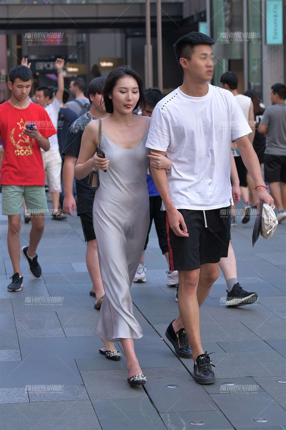 图片[5]-性感吊带裙女友-街拍流行馆