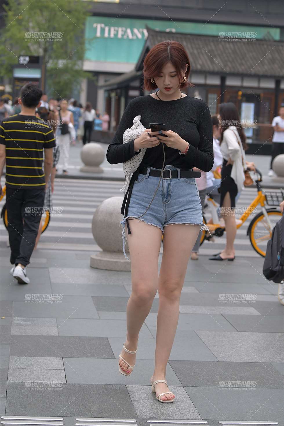 图片[1]-大爱~美女这双~大长肉腿-街拍流行馆