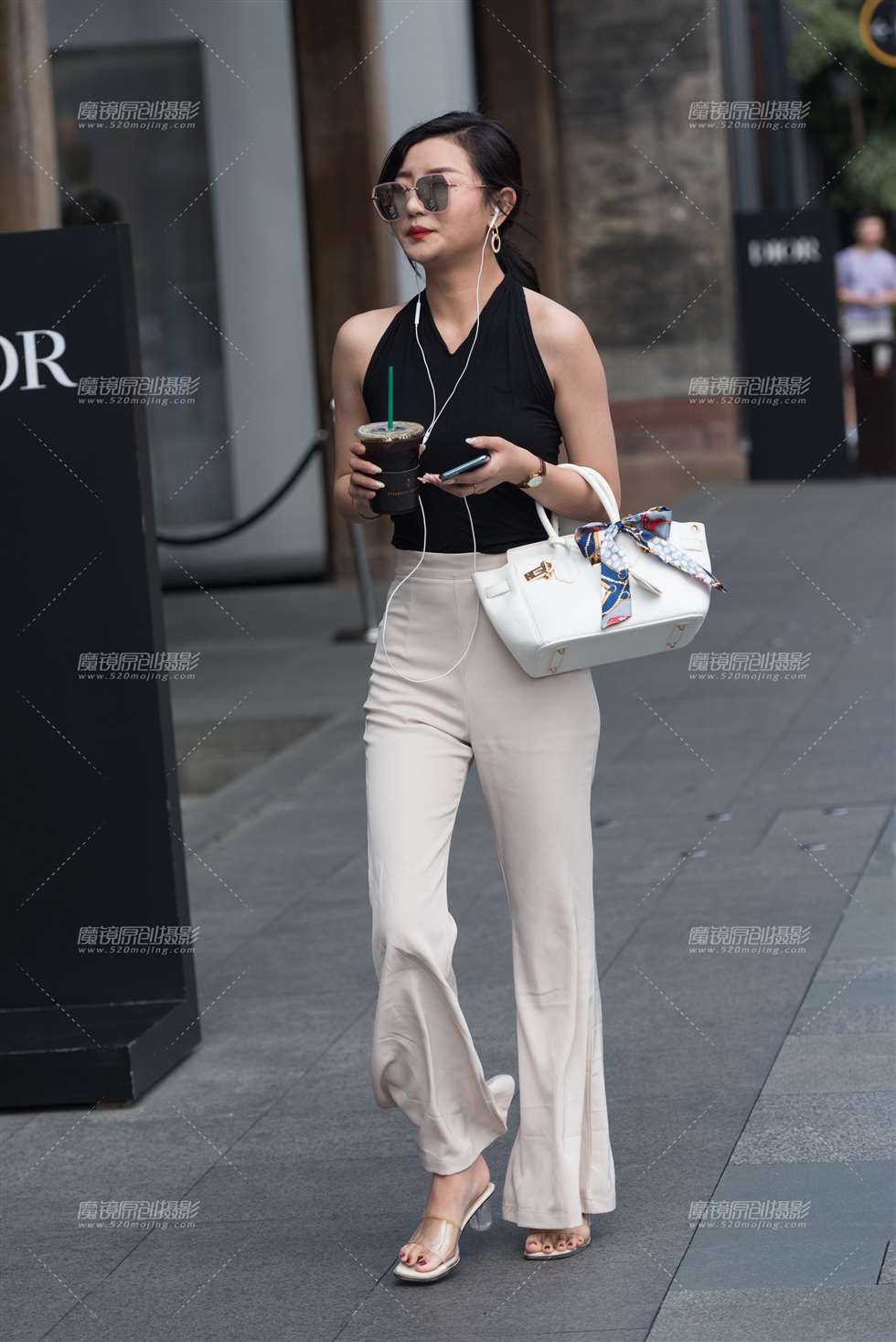 图片[4]-墨镜美女-街拍流行馆
