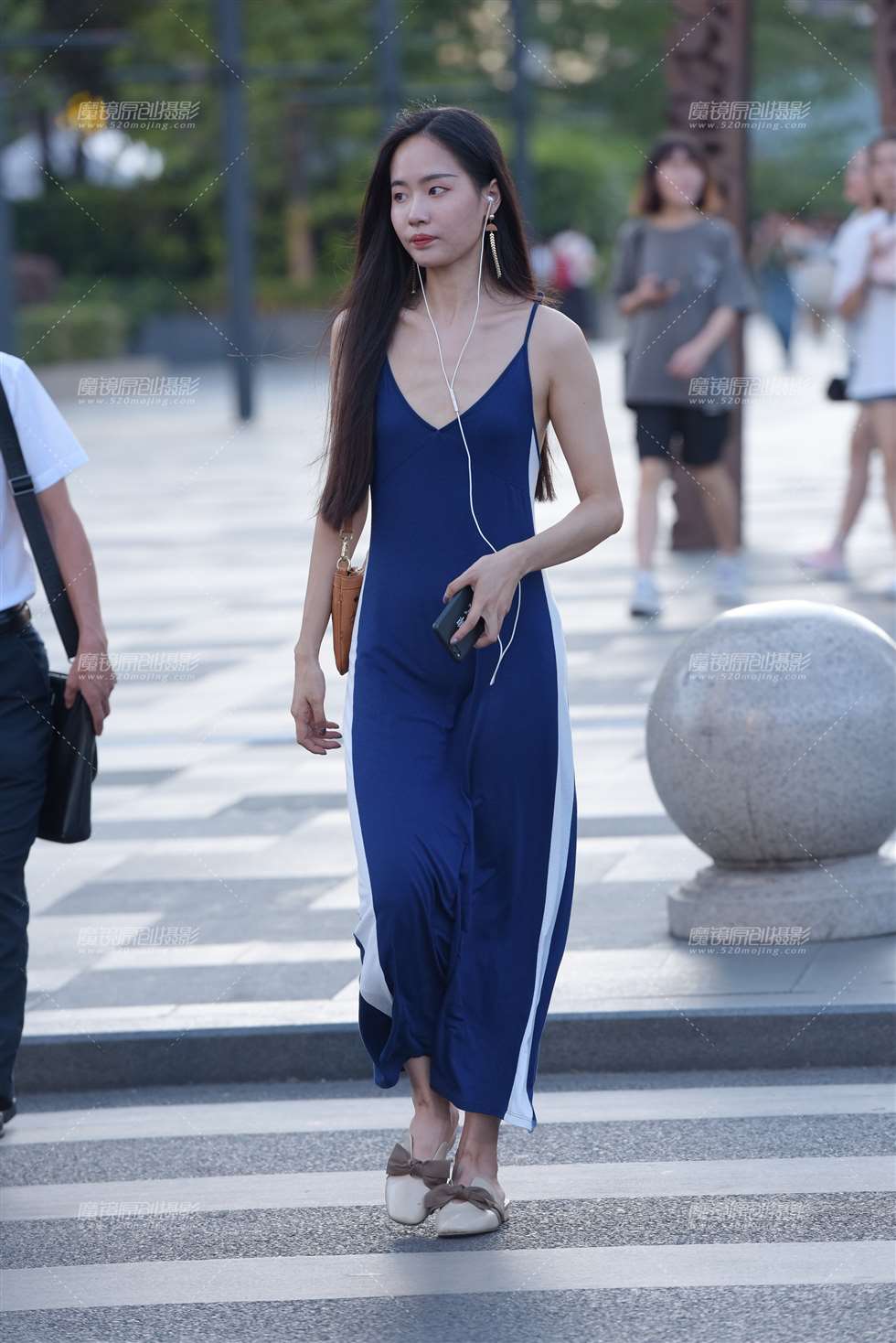 图片[4]-包臀裙美女-街拍流行馆