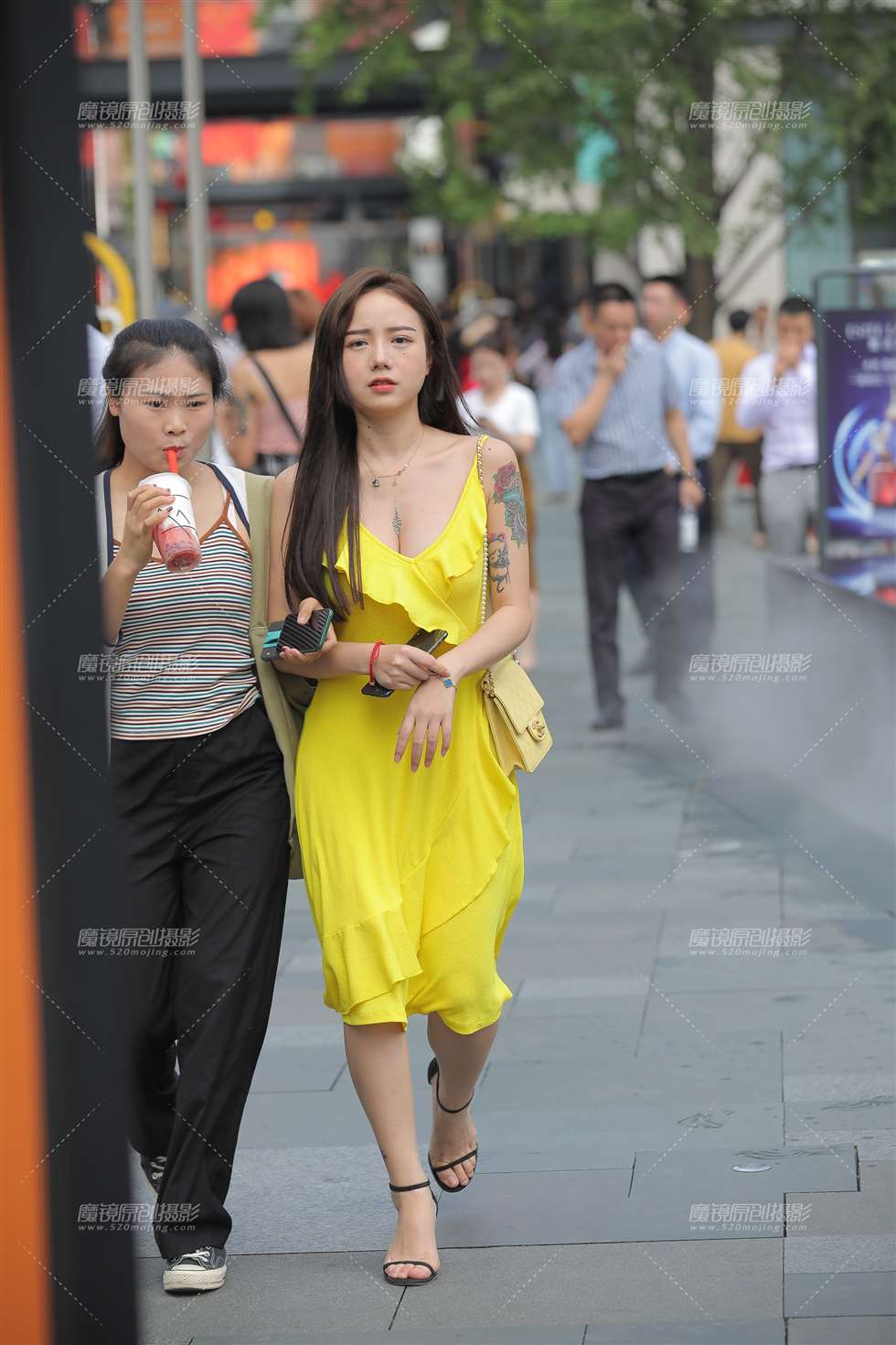 图片[3]-黄裙美眉-街拍流行馆