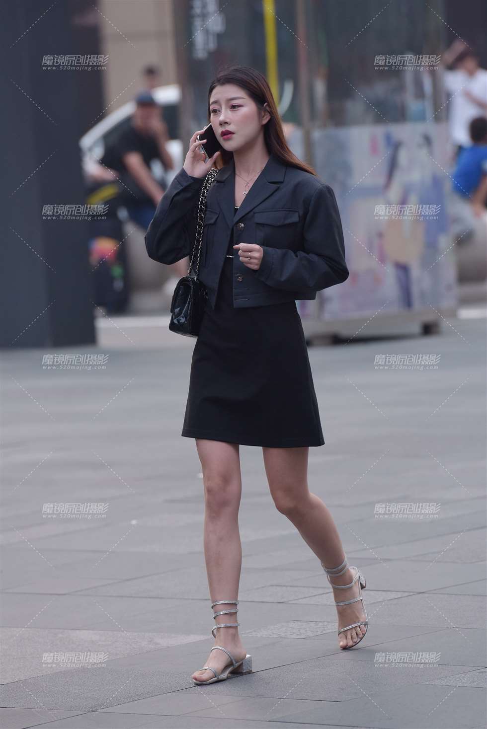 图片[1]-制服美女-街拍流行馆