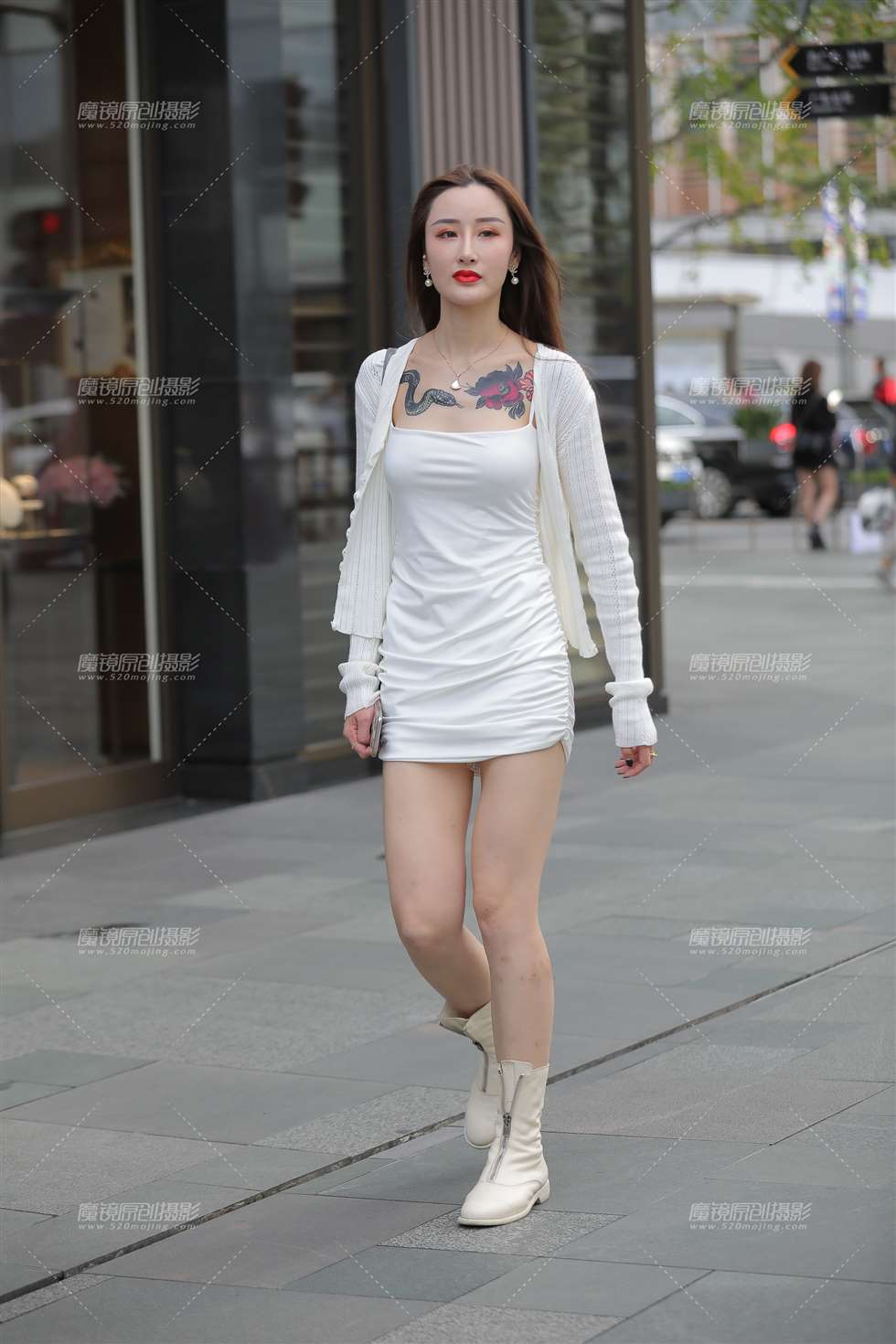 图片[1]-优雅白 养眼-街拍流行馆