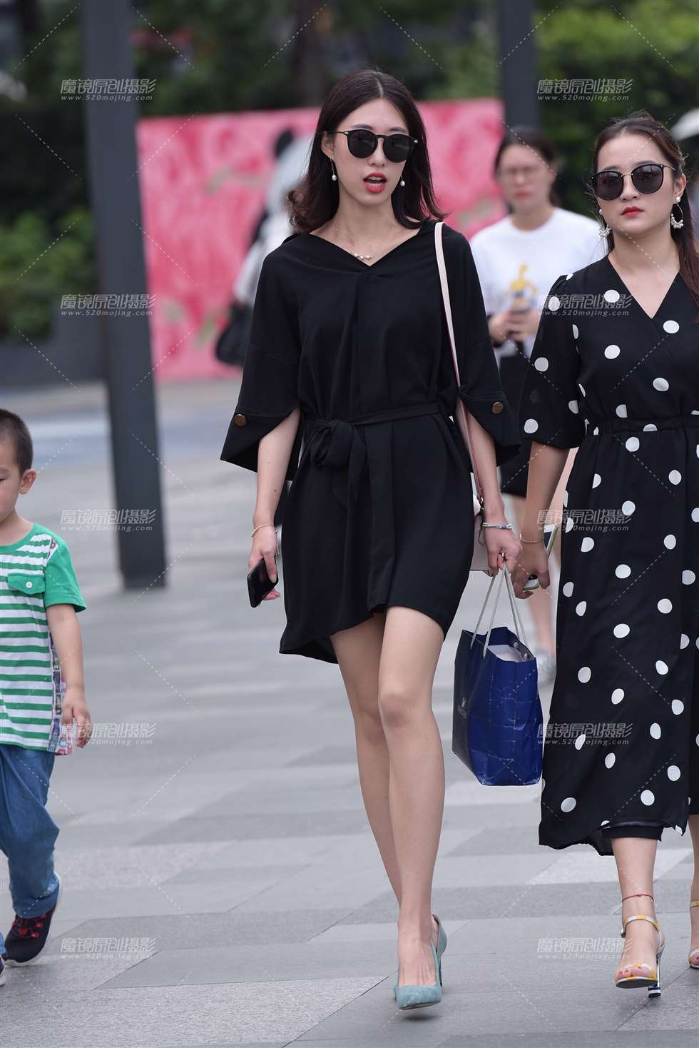 图片[4]-墨镜美女-街拍流行馆