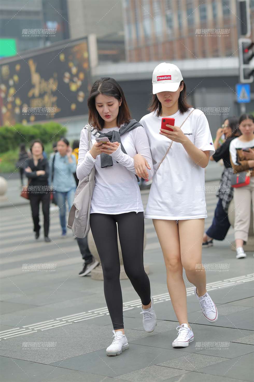 图片[1]-百搭紧身裤-街拍流行馆