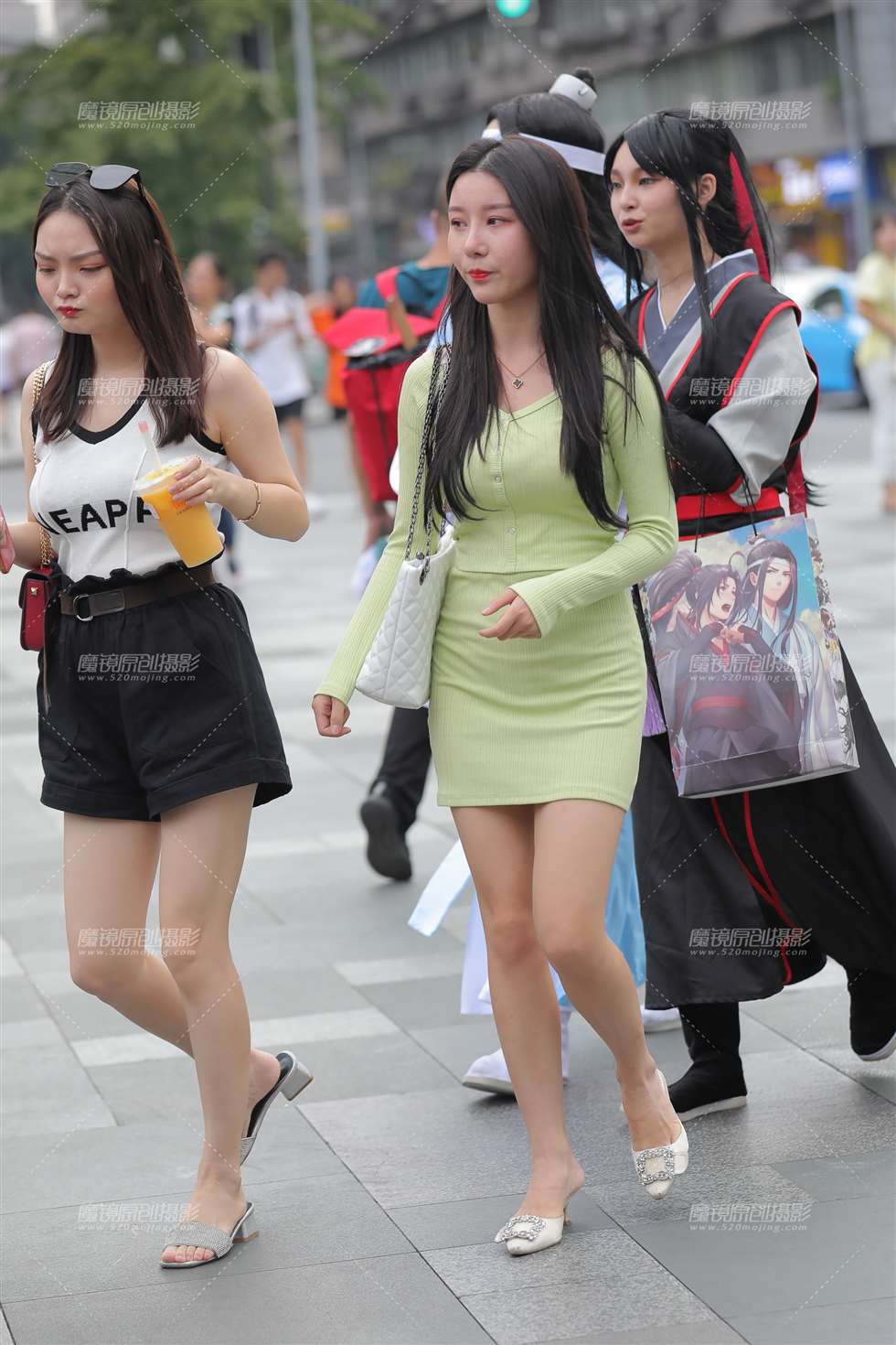图片[3]-短裙-街拍流行馆