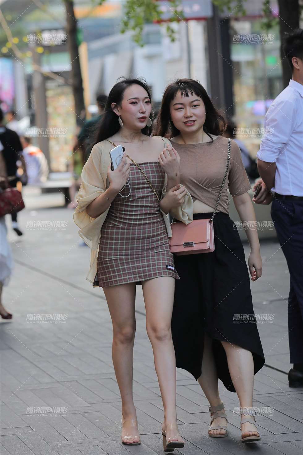 图片[1]-长腿小姐姐-街拍流行馆