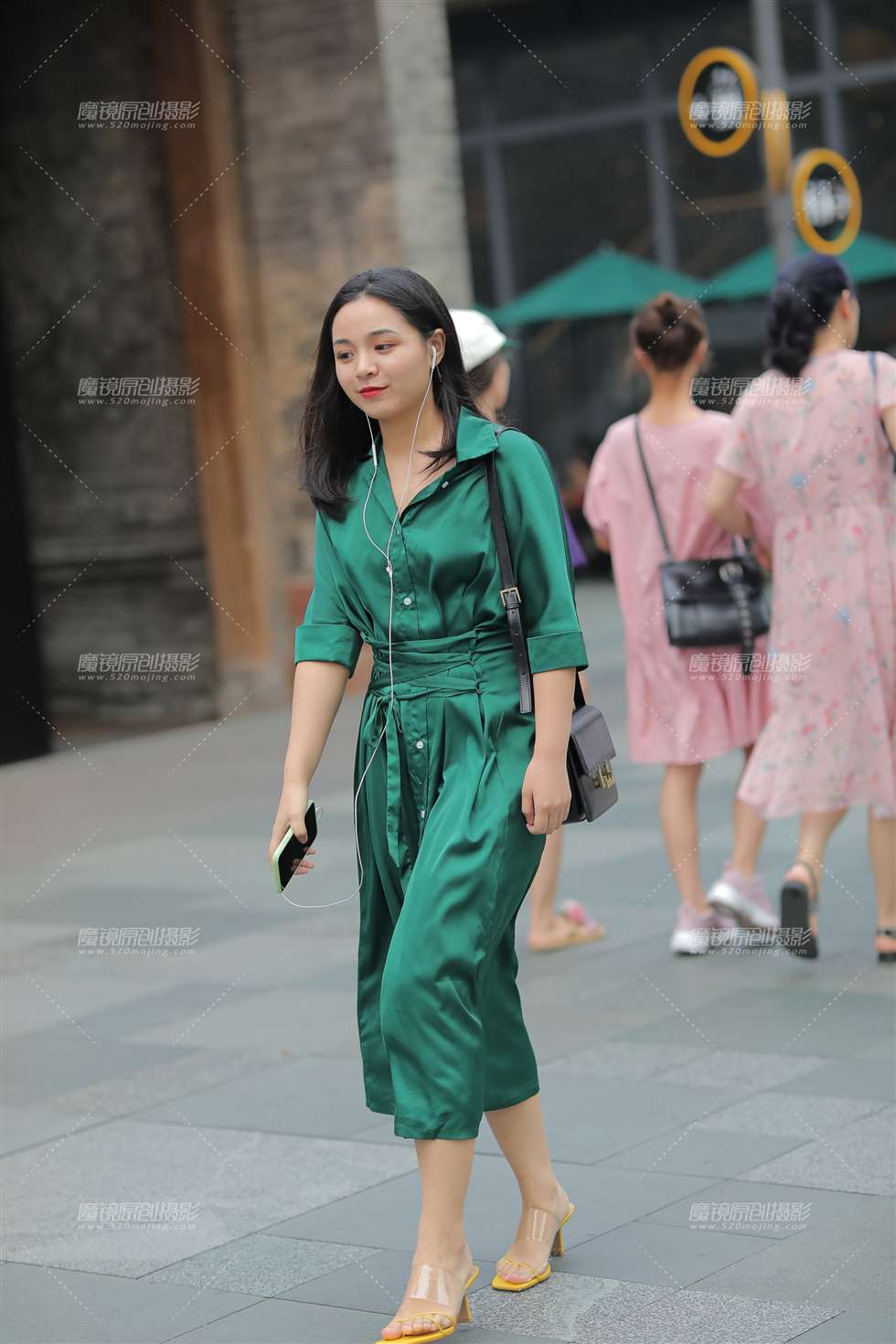 图片[5]-小姐姐看起来大气优雅-街拍流行馆