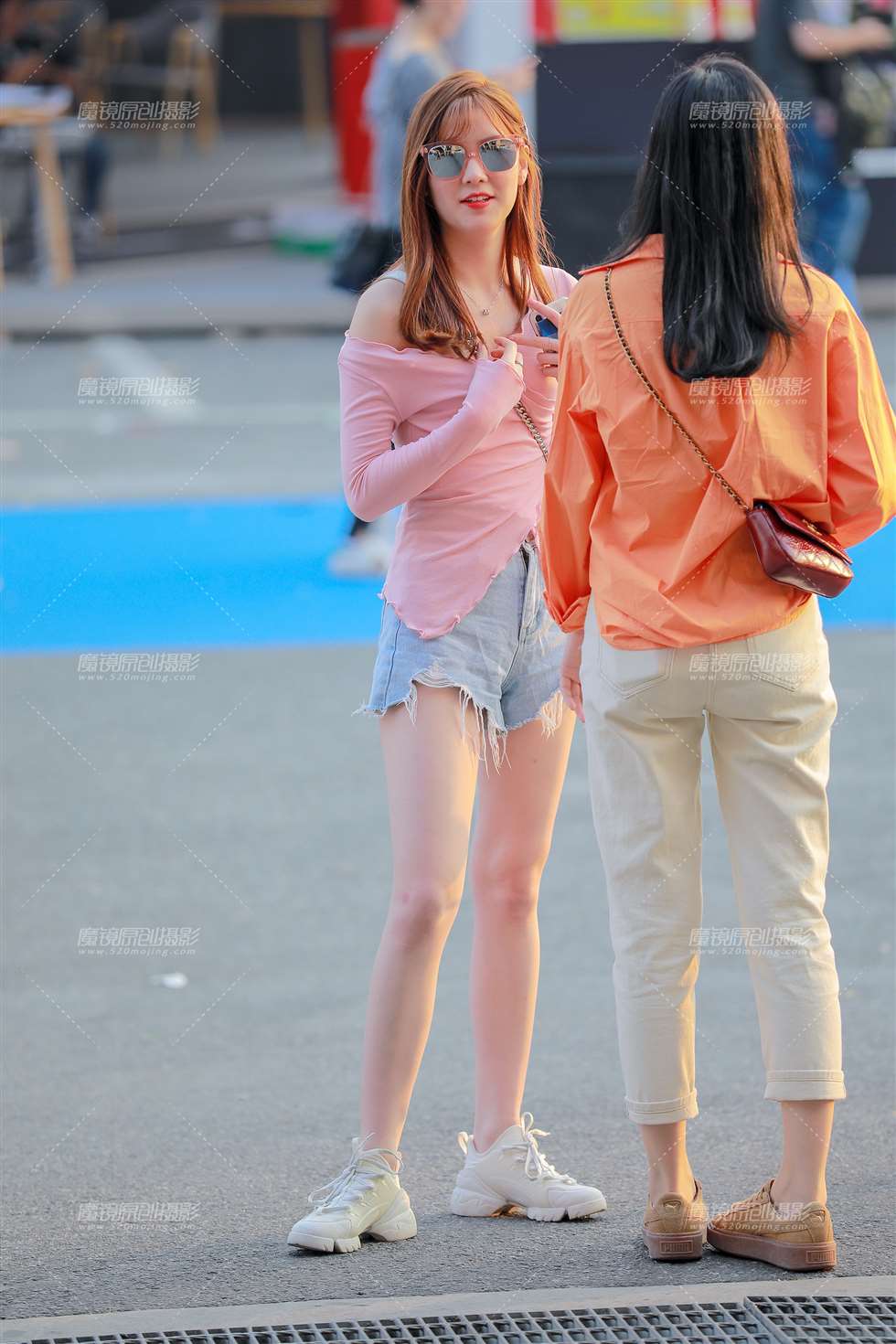 图片[1]-热裤美女-街拍流行馆
