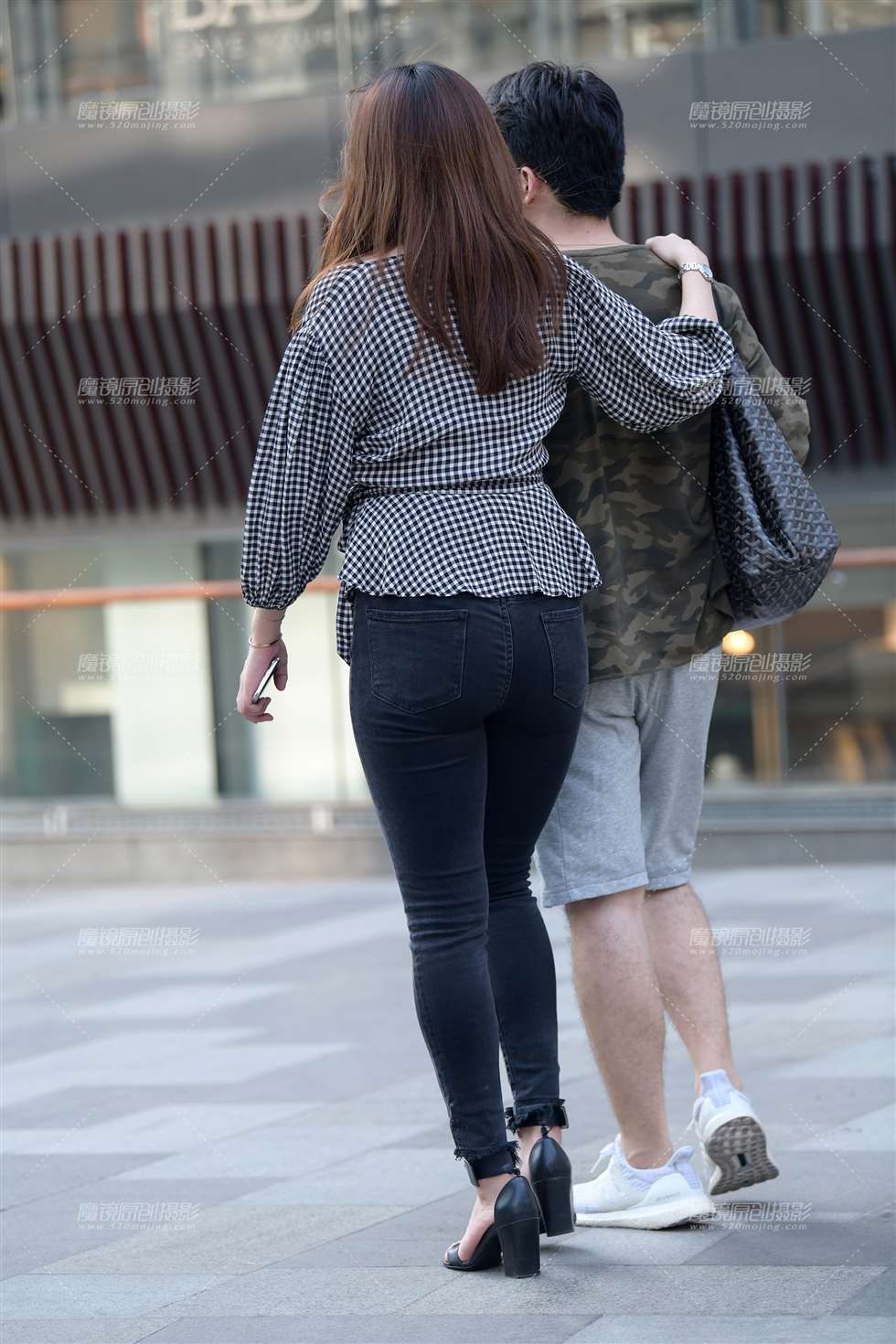 图片[1]-【小默赛帖】第1629篇高挑紧身美女-街拍流行馆