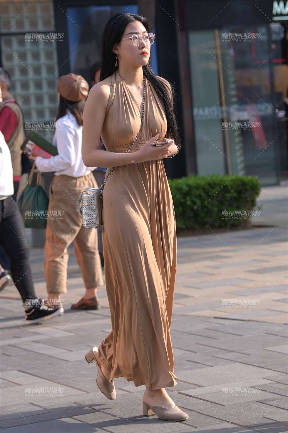 图片[3]-【街拍之魂赛帖】长裙美女-街拍流行馆