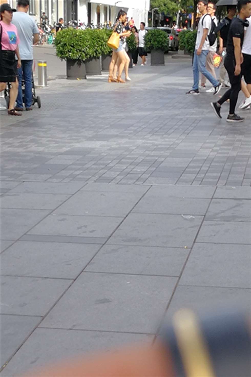 图片[3]-【小默赛帖】1650高挑热裤美女-街拍流行馆