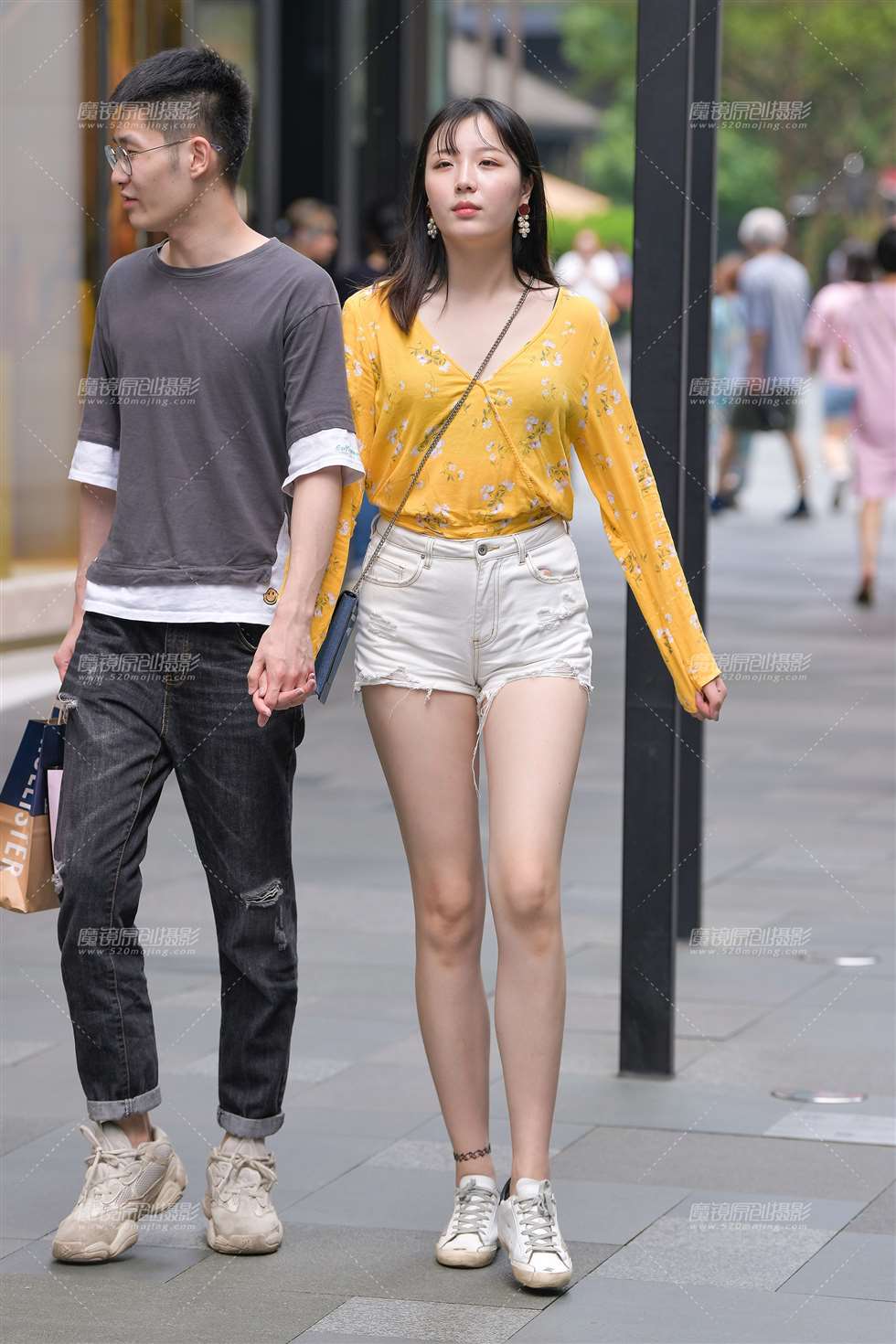 图片[4]-【视觉冲击赛贴】大白腿女盆友~-街拍流行馆