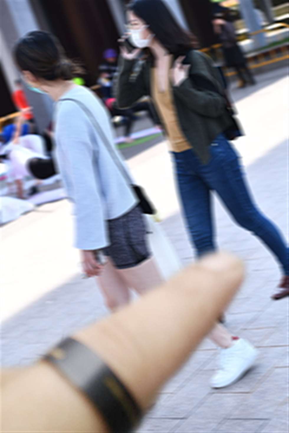 图片[3]-【咔喳赛贴】迎面遇上的五分裤-街拍流行馆