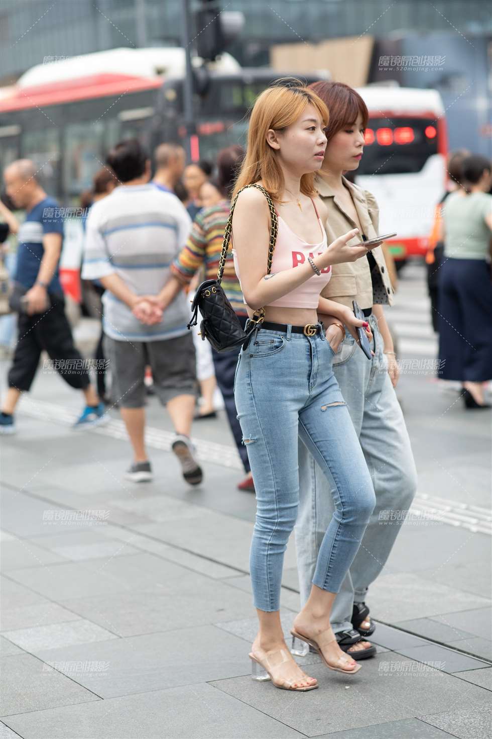 图片[1]-【凯恩赛贴】紧牛-街拍流行馆
