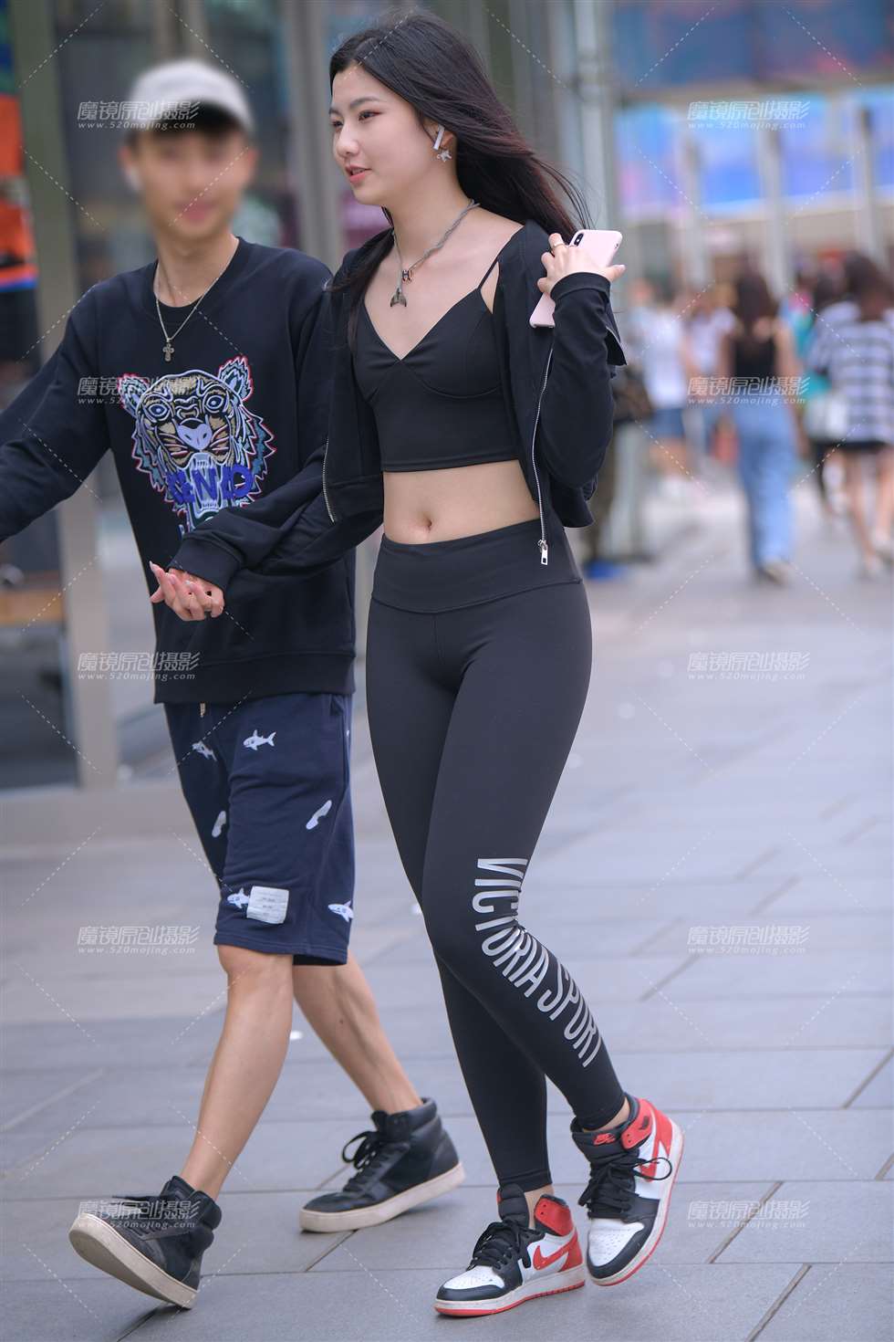 图片[1]-【街拍之魂赛帖】露脐黑色紧身-街拍流行馆