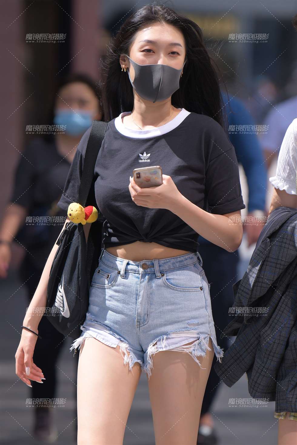 图片[1]-【红石赛贴】热裤美女-街拍流行馆