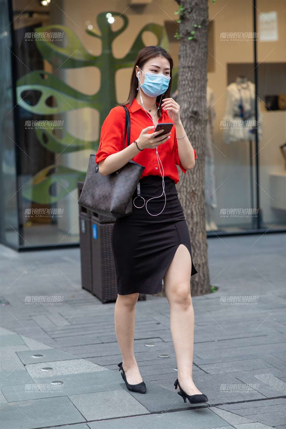 图片[1]-【凯恩赛贴】职场女性无限魅力-街拍流行馆