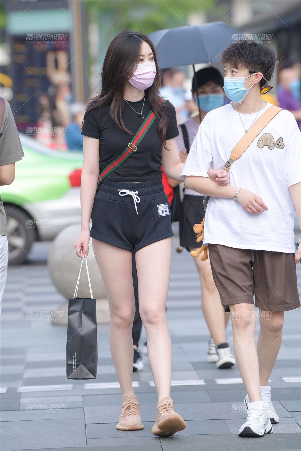 图片[1]-这是一个看腿de季度-街拍流行馆