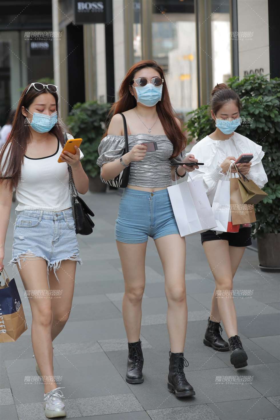 图片[1]-【凯恩赛艇】长腿热裤美女-街拍流行馆