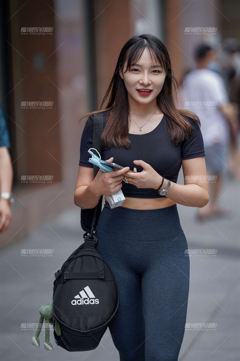 图片[1]-【凯恩赛贴】偶遇去健身的小姐姐-街拍流行馆