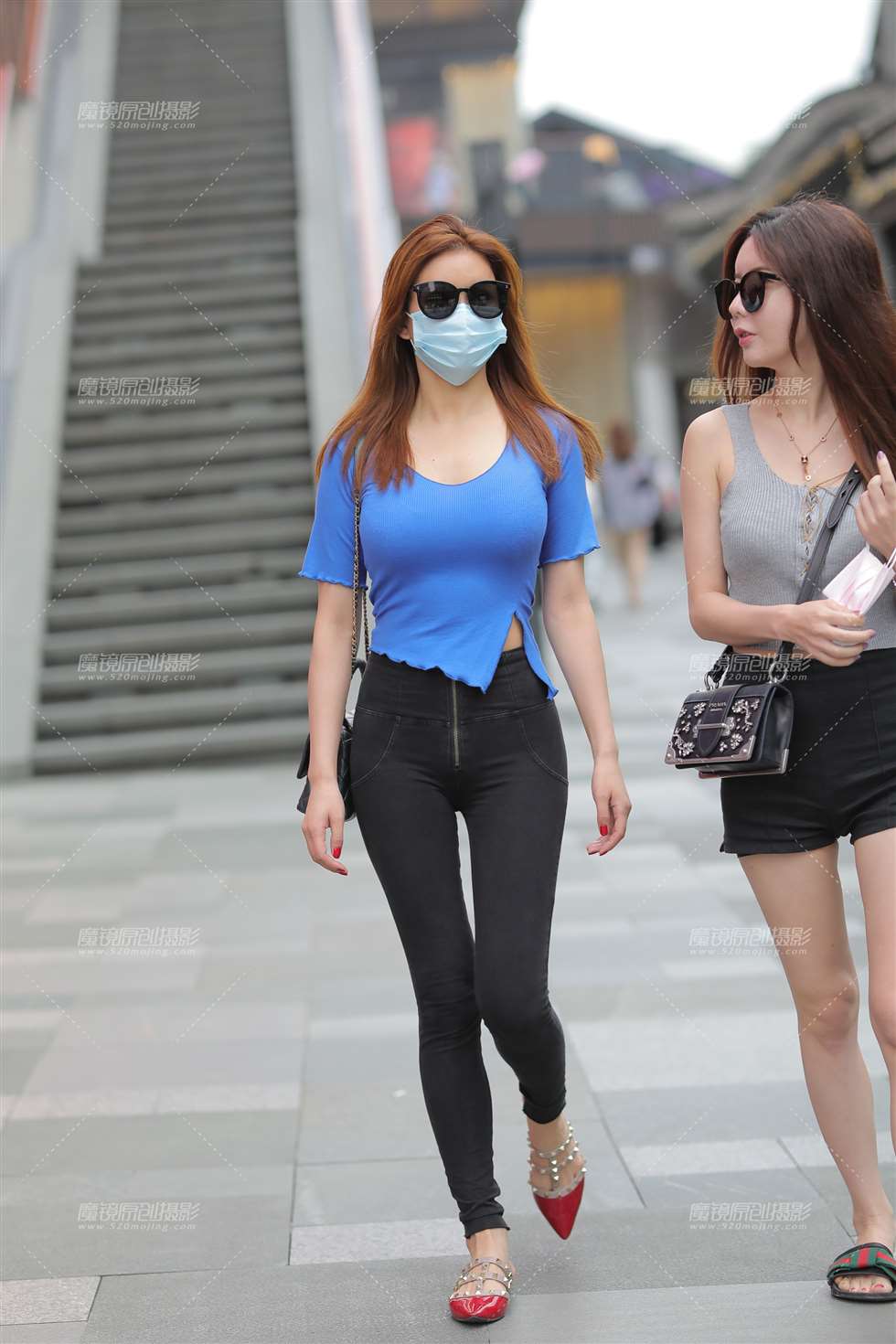 图片[1]-【凯恩赛贴】好身材-街拍流行馆