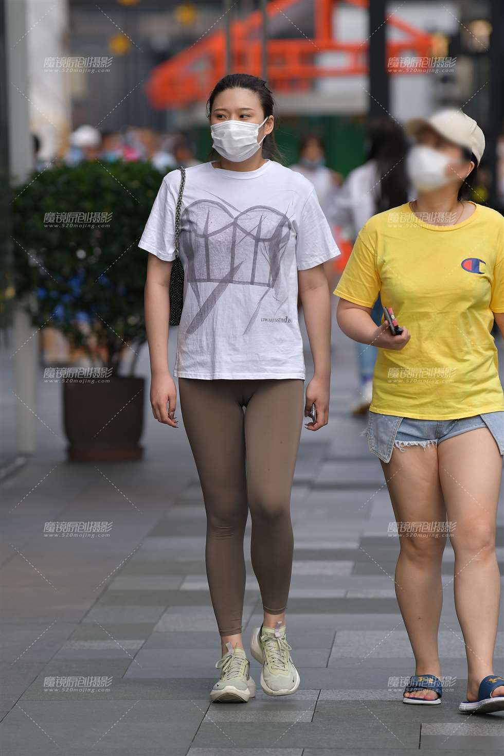 图片[4]-【视觉冲击赛贴】卡其色紧身裤-街拍流行馆