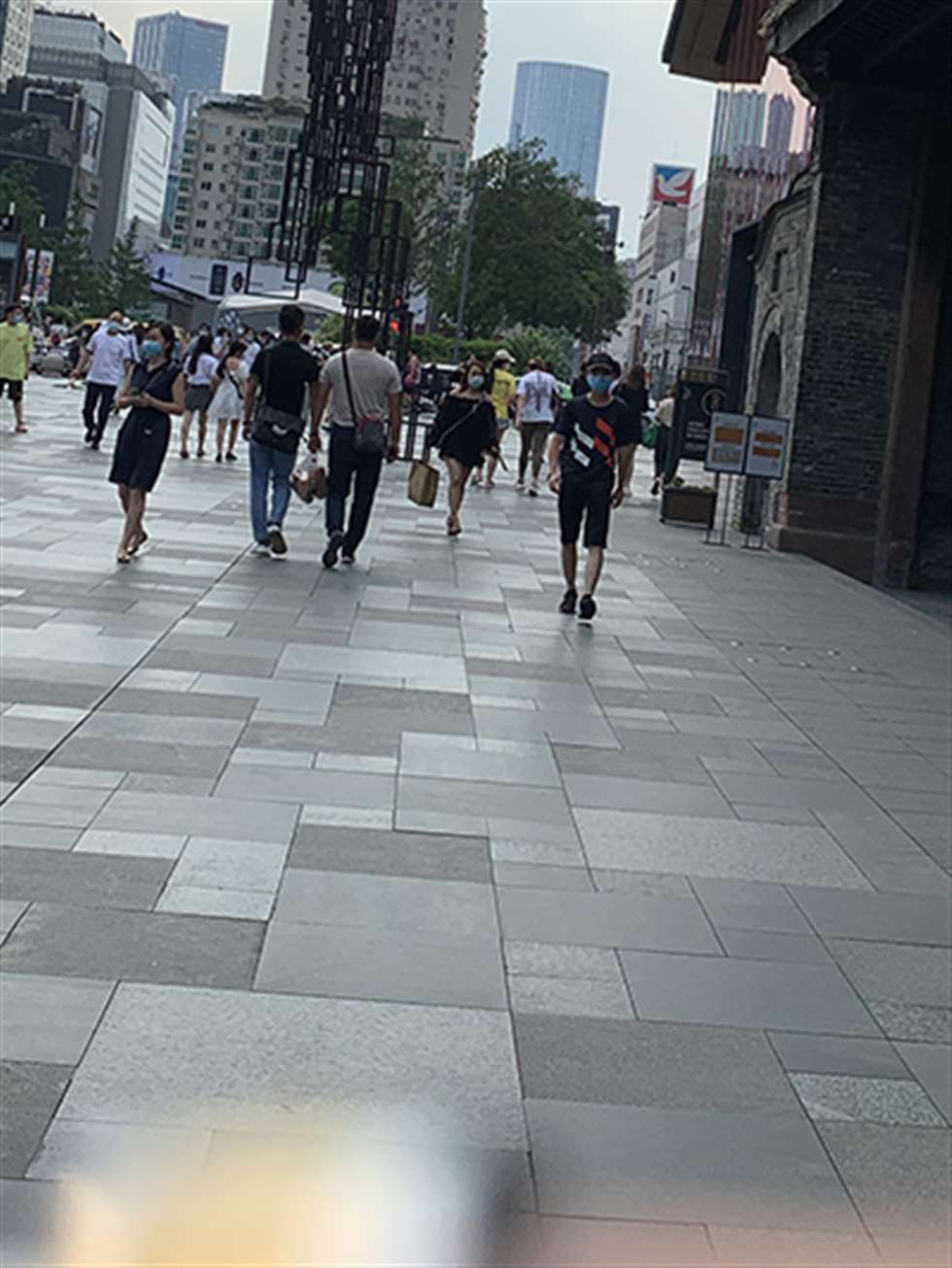 图片[3]-【视觉冲击赛贴】卡其色紧身裤-街拍流行馆