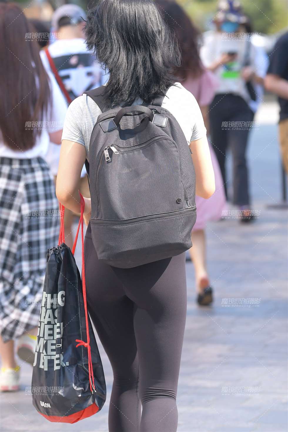 图片[2]-【红石赛贴】黑色瑜伽裤美女-街拍流行馆
