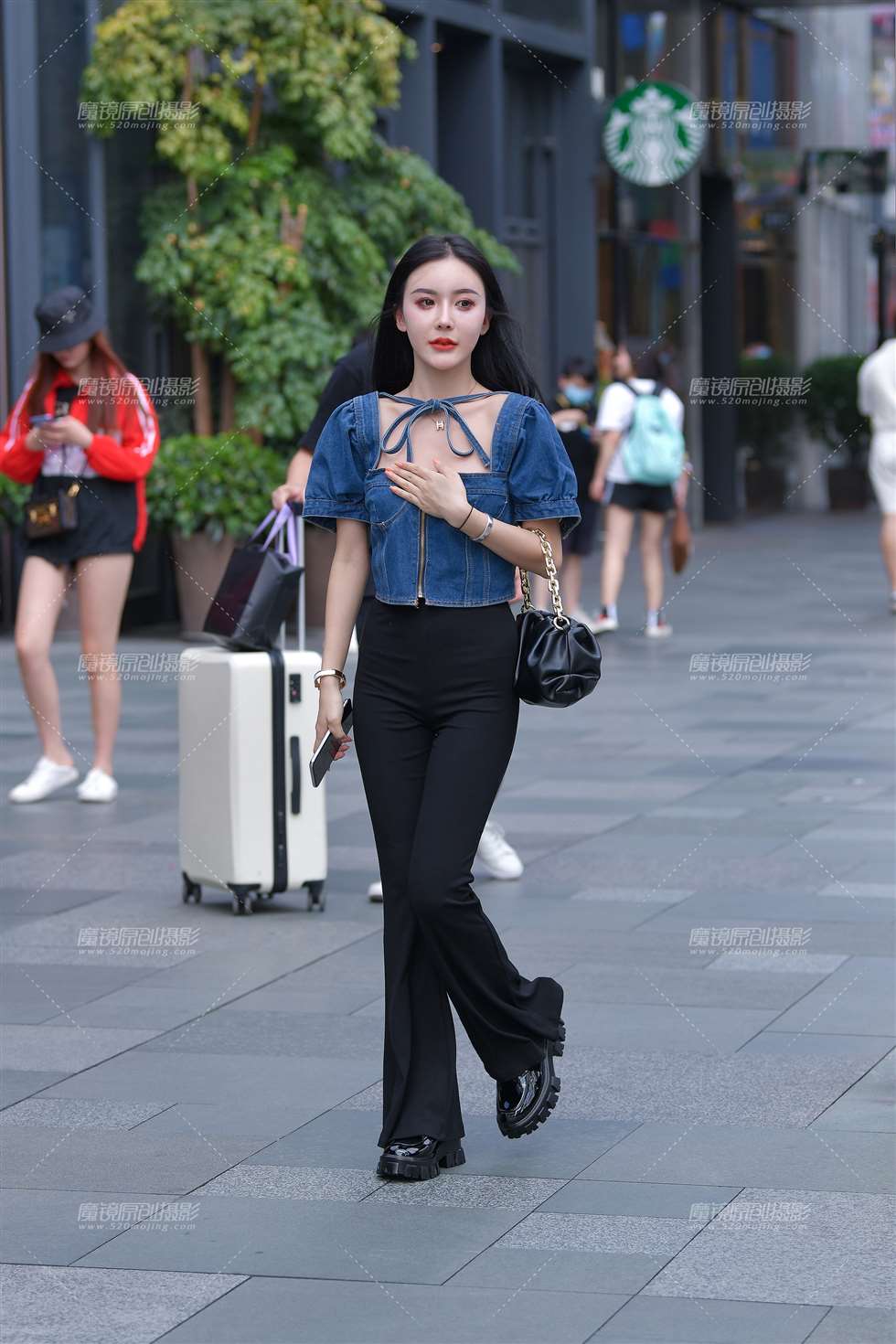 图片[5]-【视觉冲击赛贴】黑丝紧身喇叭裤美女-街拍流行馆
