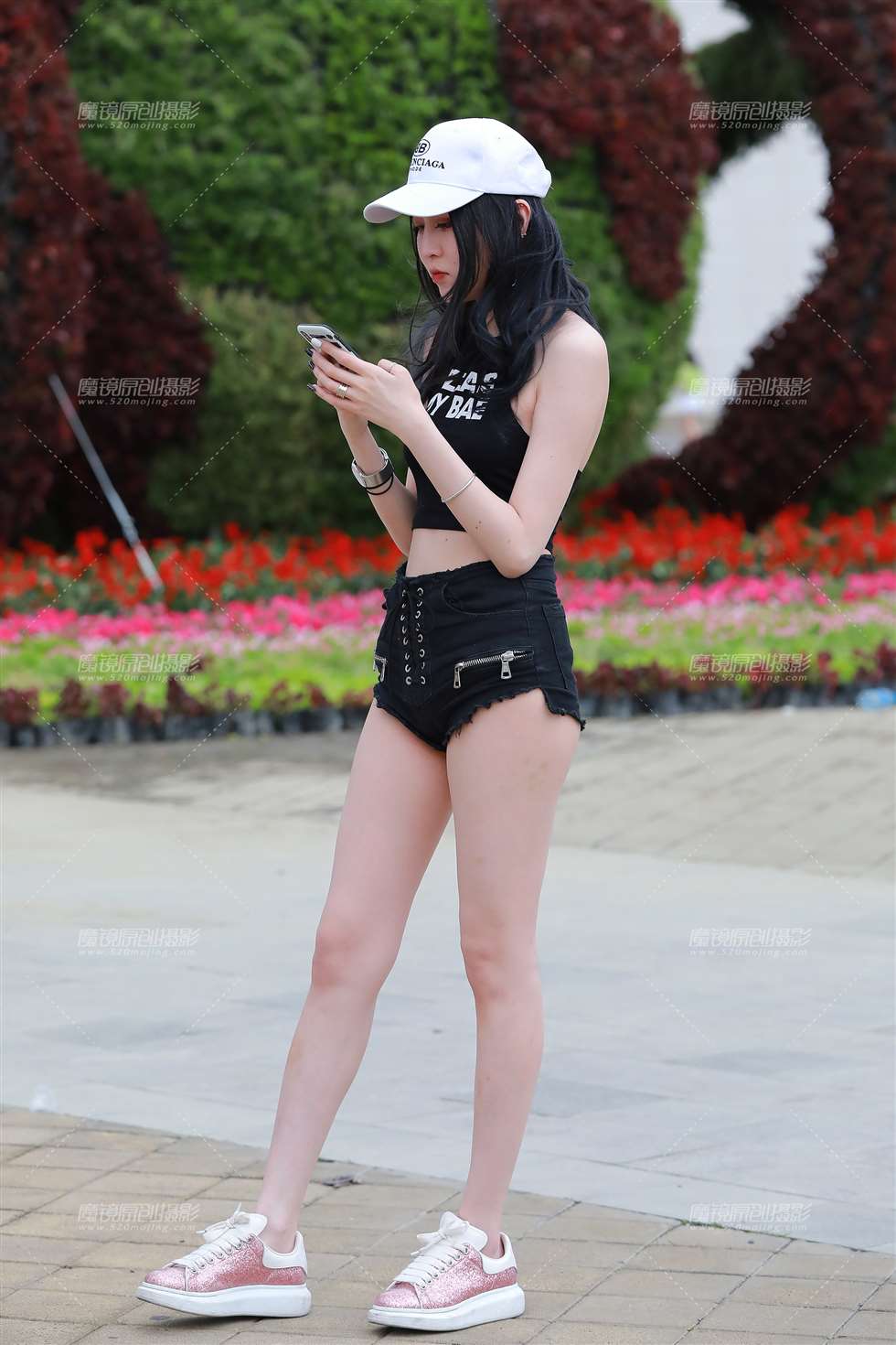 图片[1]-【补档】性感白皙热裤大长腿美女-街拍流行馆