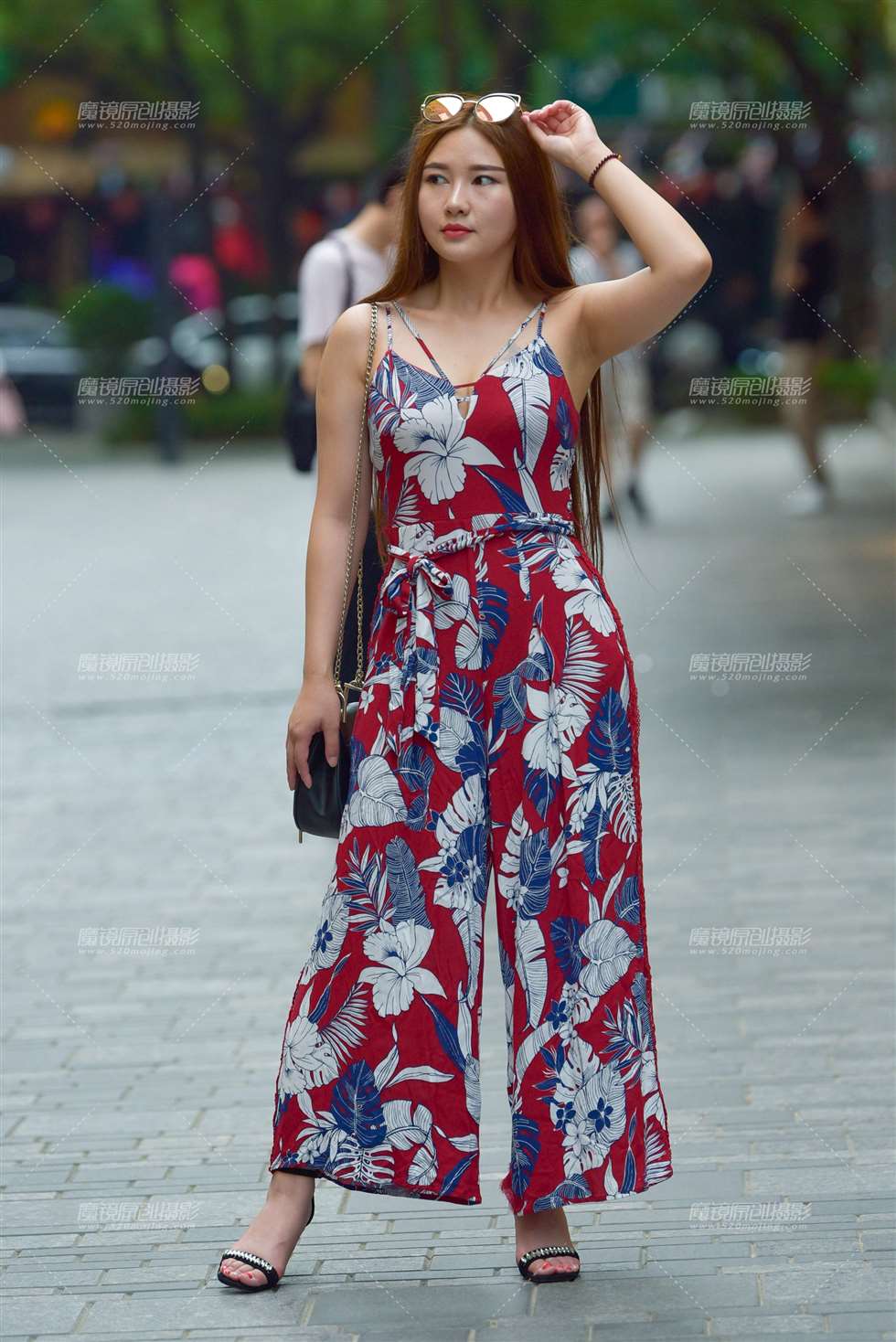 图片[5]-【补档】丰满圆润的花裙美女-街拍流行馆