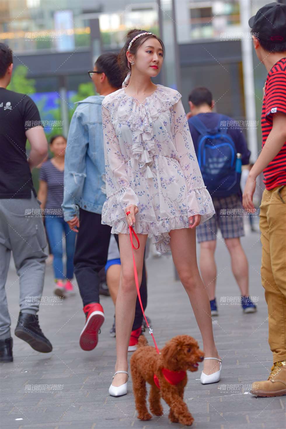 图片[3]-【补档】遛狗的长腿美女-街拍流行馆