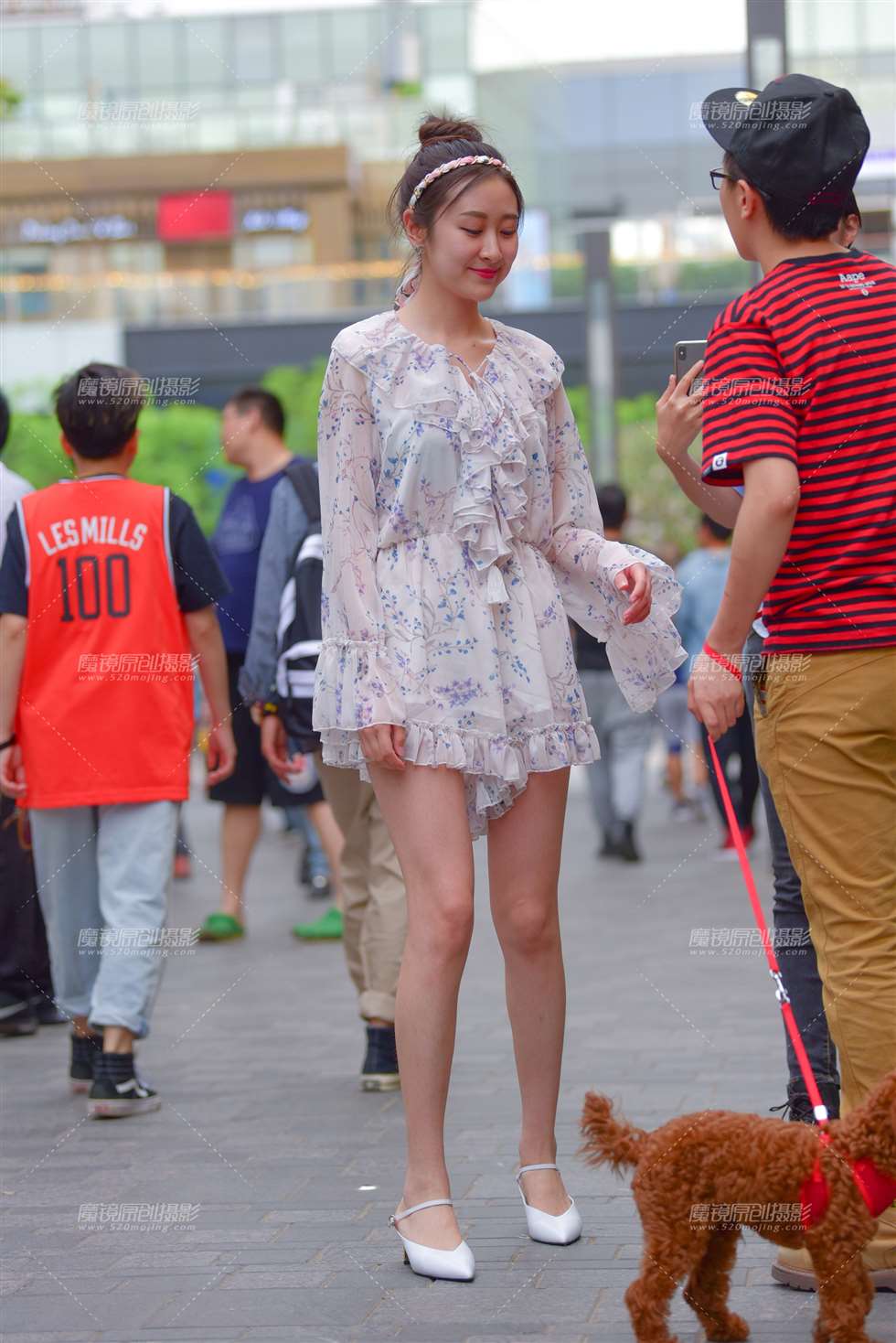 图片[4]-【补档】遛狗的长腿美女-街拍流行馆