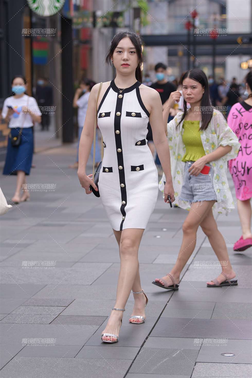 图片[1]-靓丽气质美人儿-街拍流行馆