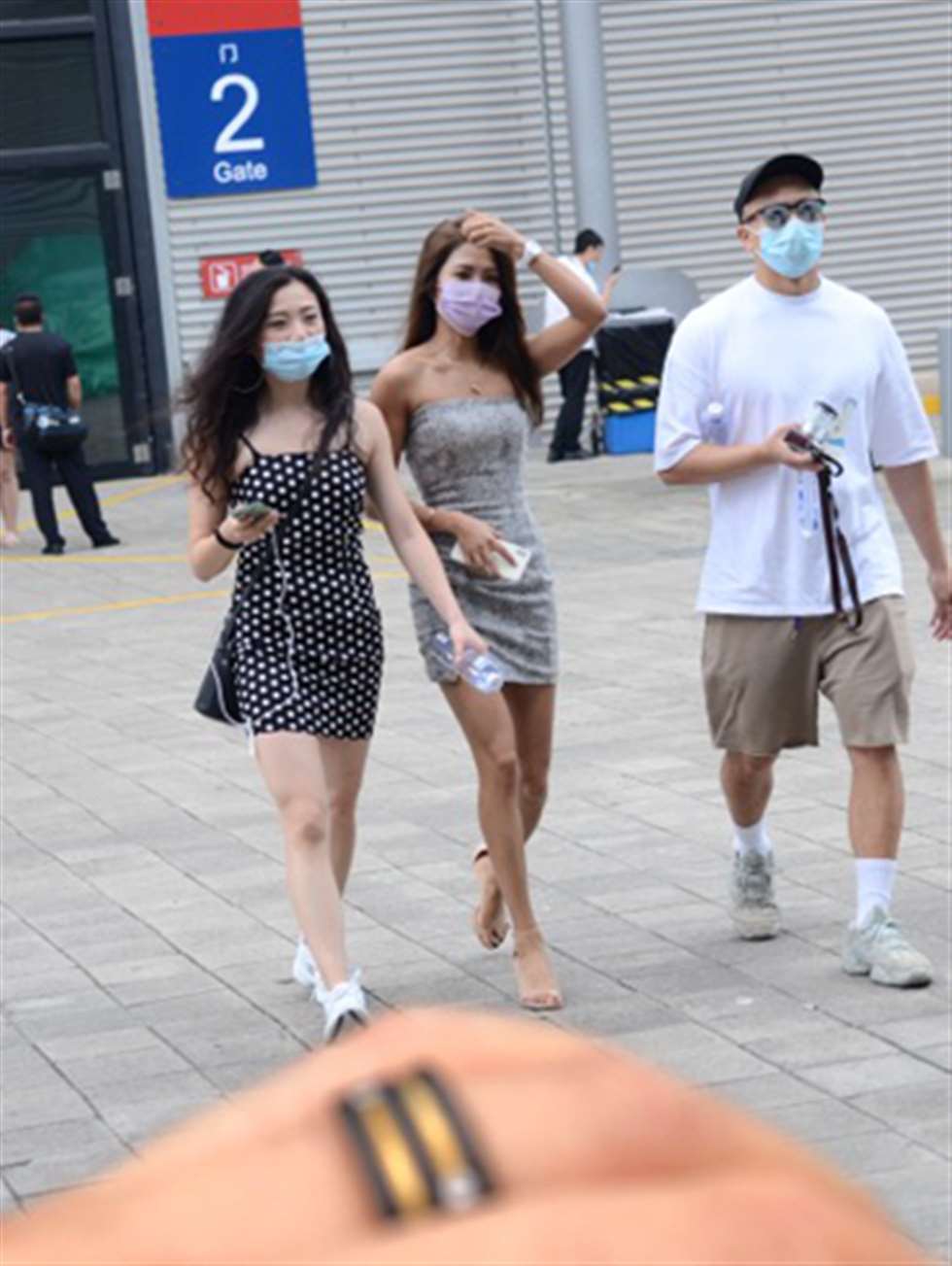 图片[3]-【神摄手赛贴】抹胸开叉包臀裙-街拍流行馆