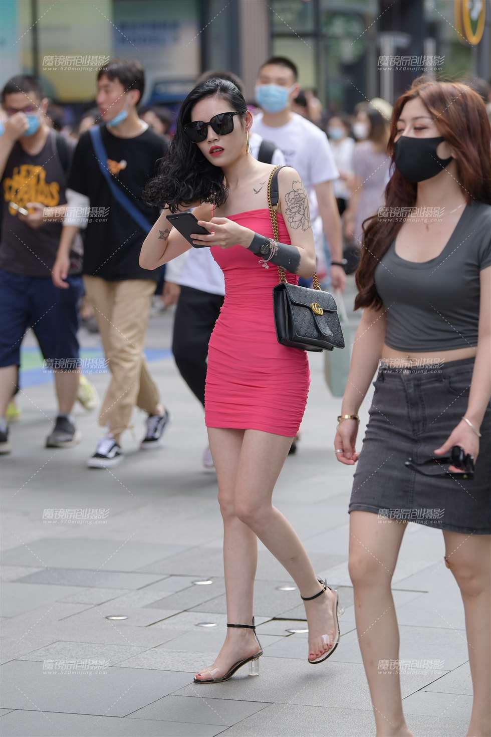 图片[1]-裹胸包臀裙-街拍流行馆