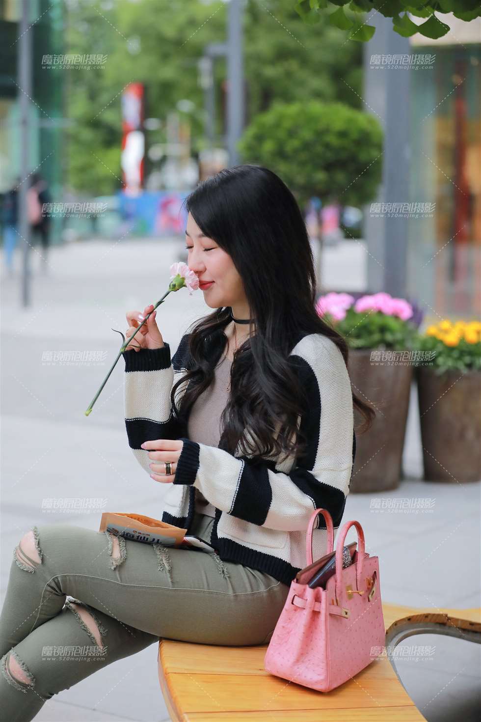 图片[3]-【补档】破洞牛仔裤美眉-街拍流行馆