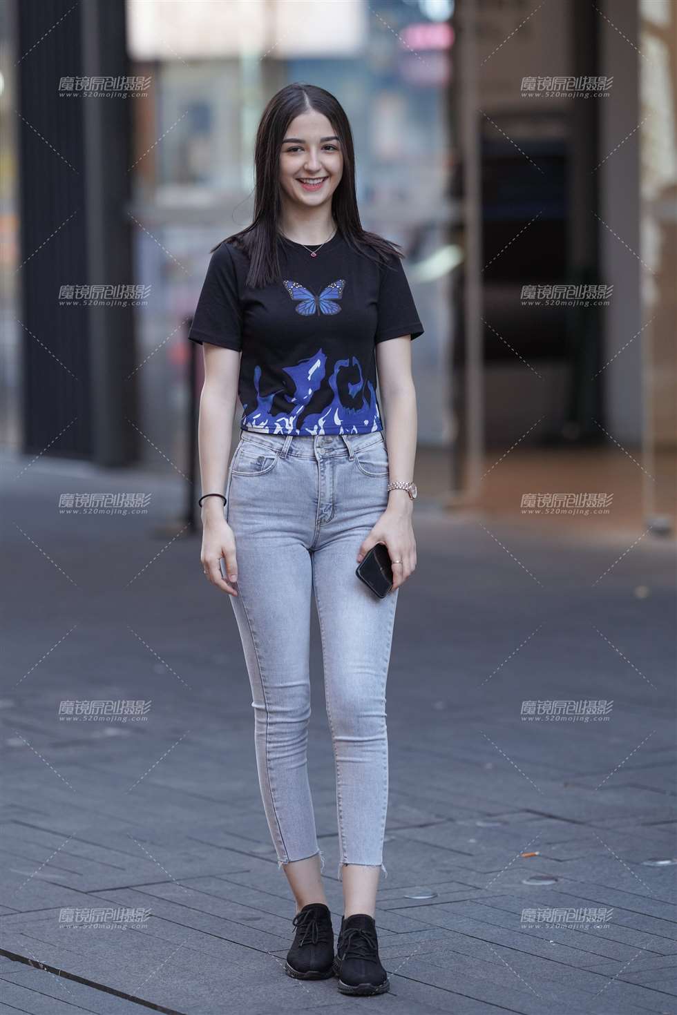 图片[1]-【凯恩赛贴】灿烂的笑容 可爱漂亮的女友-街拍流行馆