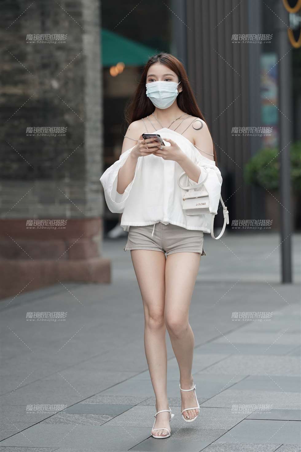 图片[1]-【凯恩赛贴】青春靓丽的女神-街拍流行馆