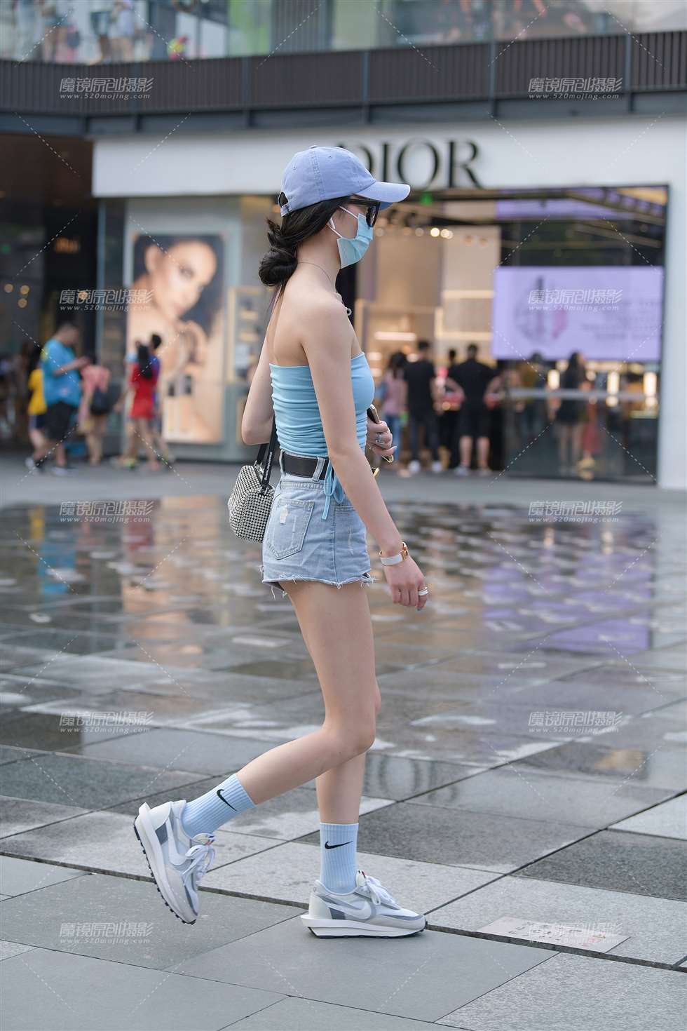 图片[5]-迷你热裤长腿美眉-街拍流行馆