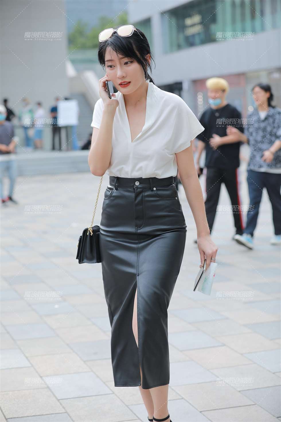 图片[1]-【玻璃街拍】成熟女人的美-街拍流行馆