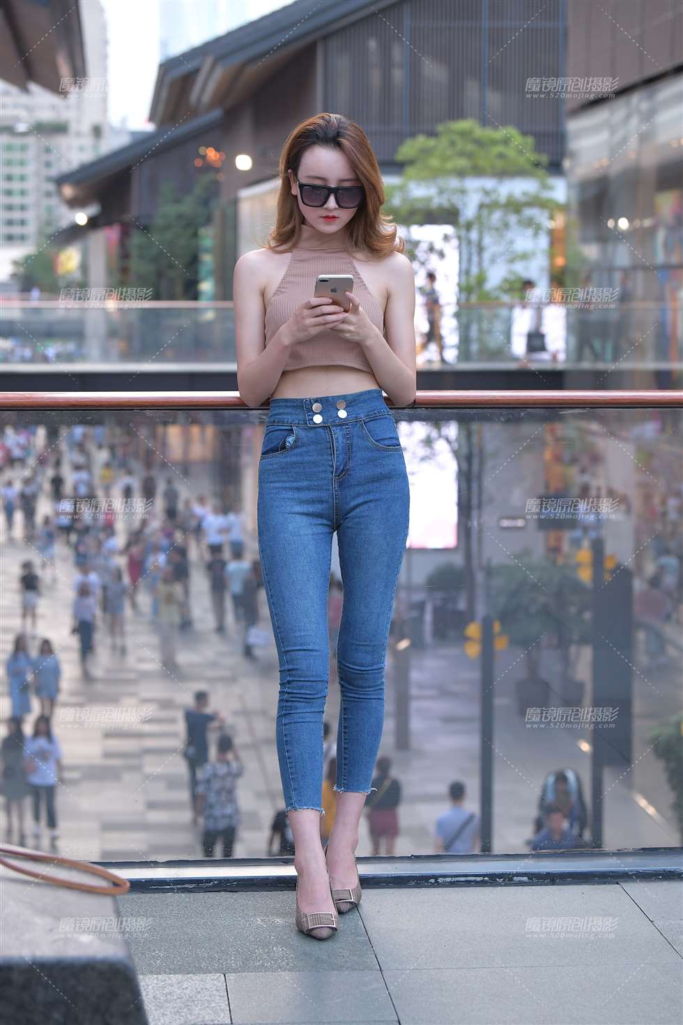图片[1]-【补档】铅笔紧牛芭比小姐姐-街拍流行馆