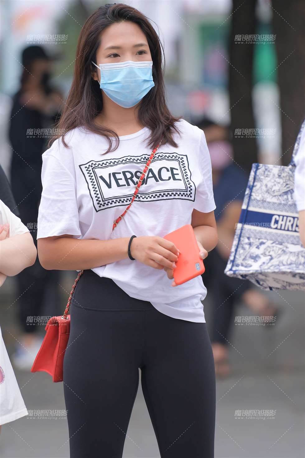 图片[1]-【红石赛贴】紧身裤美女-街拍流行馆