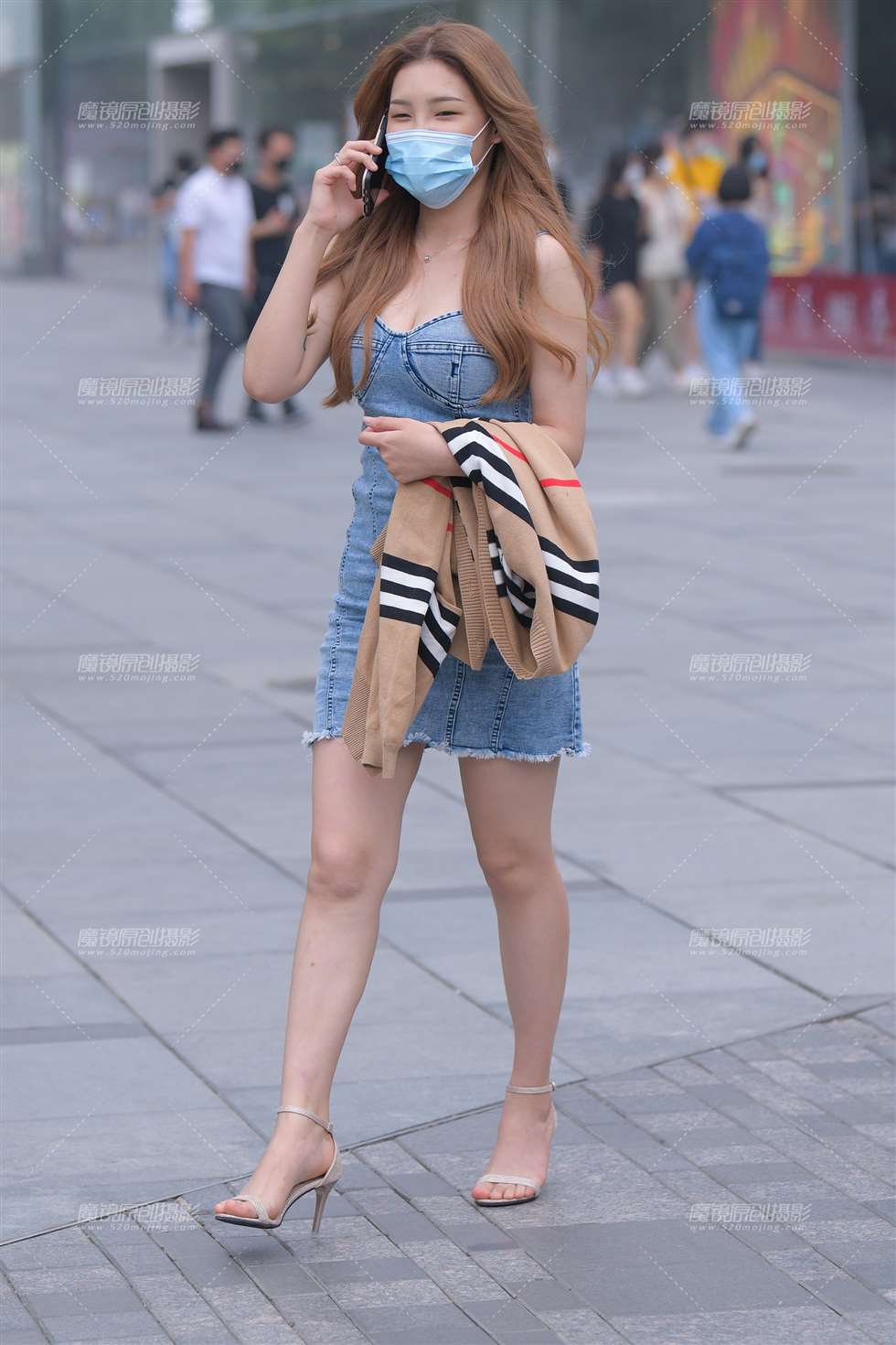 图片[4]-【红石赛帖】牛仔裙美女-街拍流行馆
