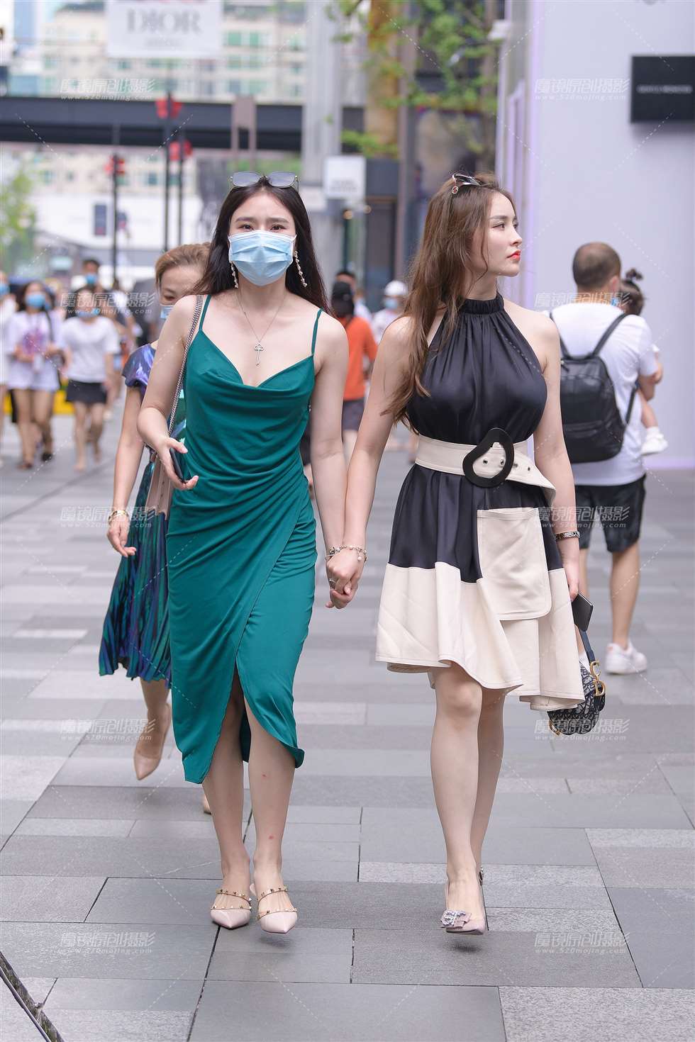 图片[4]-性感吊带倆闺蜜~-街拍流行馆